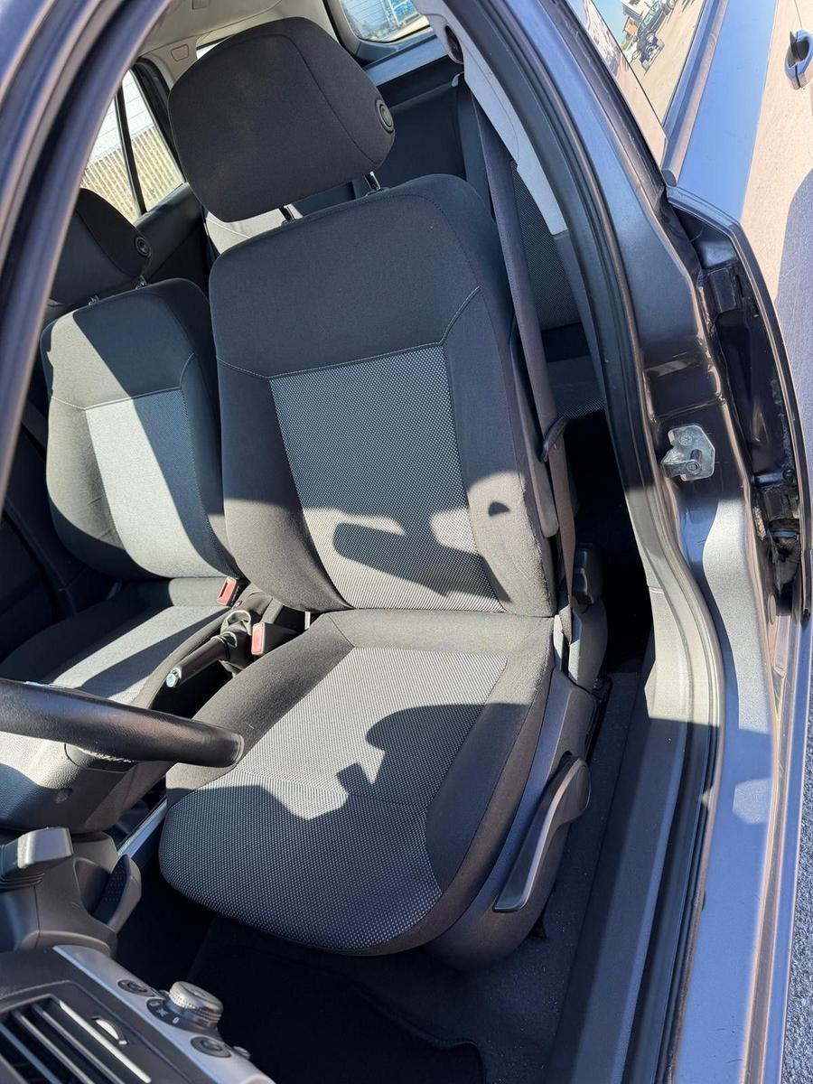 Opel Astra 2010 — photo 15