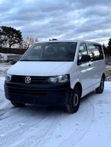 Volkswagen T5 Kombi - Volkswagen T5: Weiß