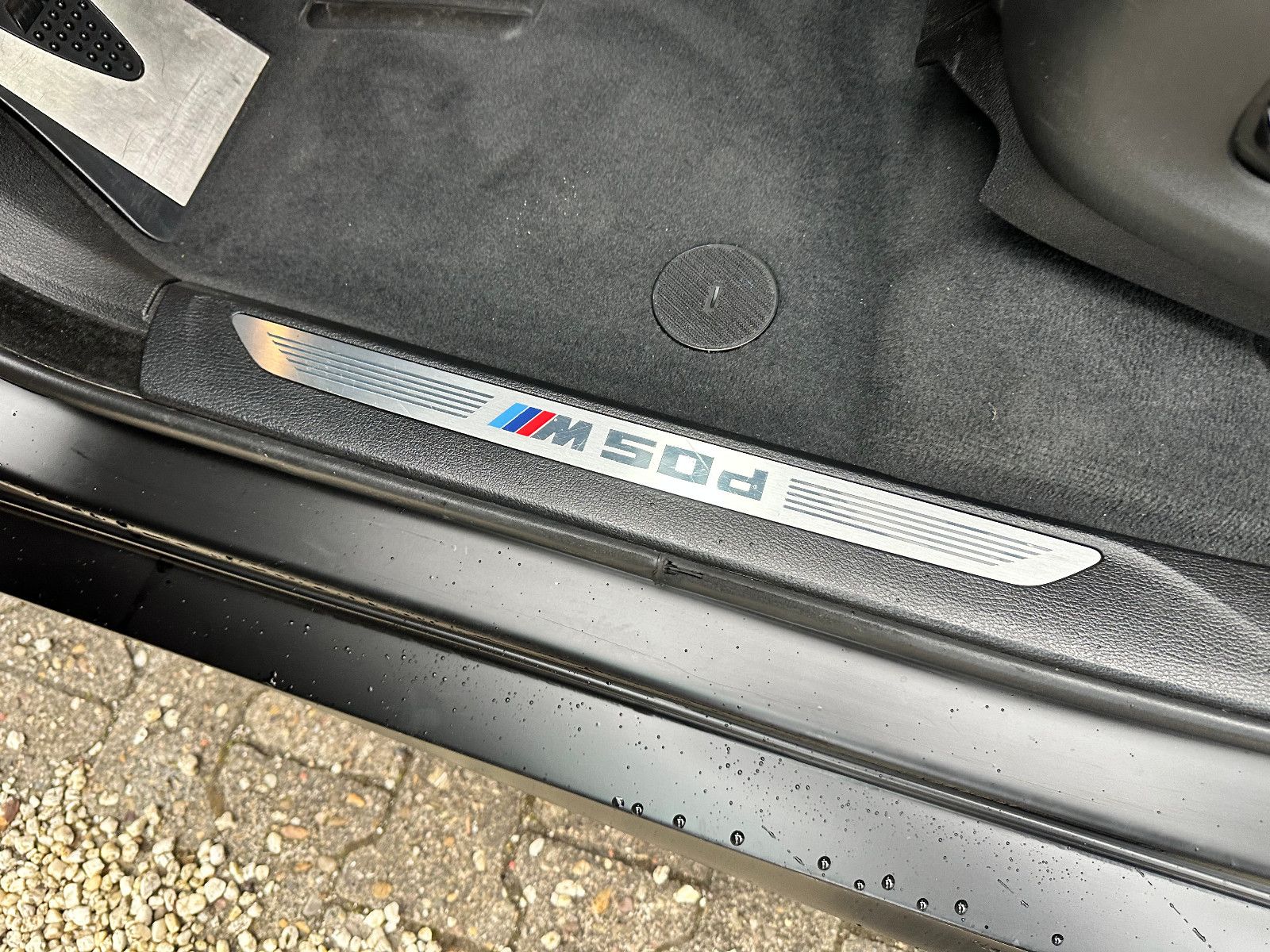 Fahrzeugabbildung BMW X6 M50 M SPORTPAKET*AHK+KAMERA*