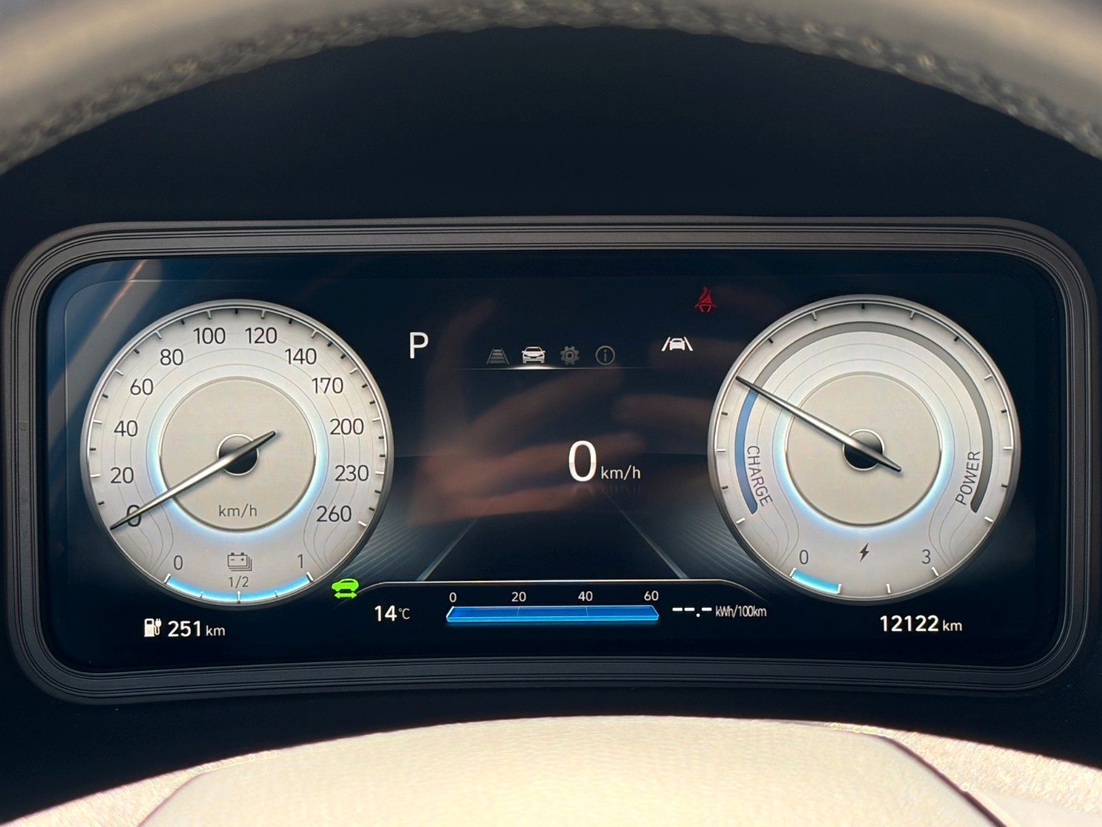 Fahrzeugabbildung Hyundai KONA E Select SHZ LHZ ACC Navi CarPlay PDC LKA