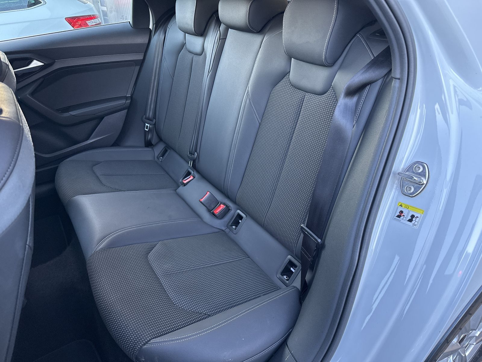 Fahrzeugabbildung Audi A1 30 TFSI City Carver S-Line NAV+LED+V-COCKPIT