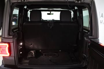 Jeep Wrangler Unlimited Sahara Overland Paket