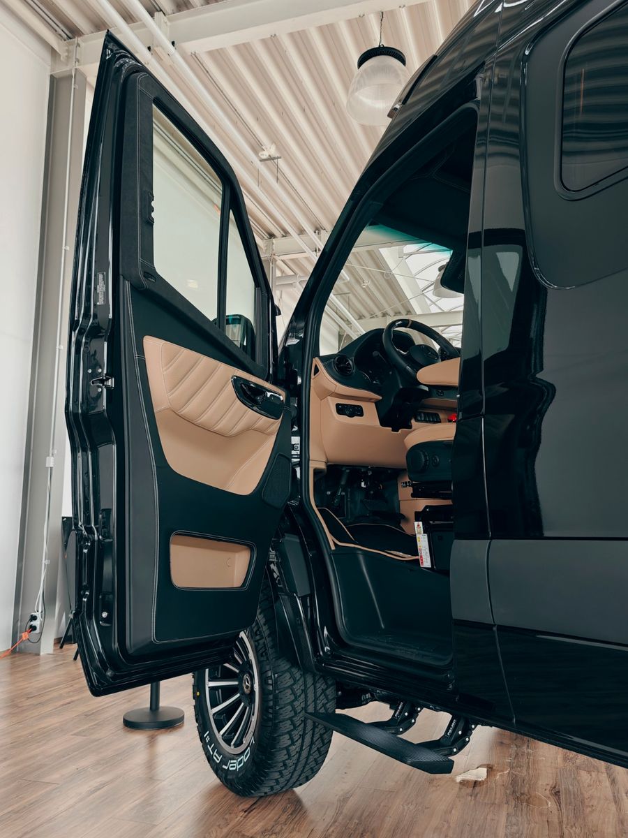 Fahrzeugabbildung HYMER / ERIBA / HYMERCAR GRAND CANYON S MB 600 4x4² RSX - TRIPLE CARBON