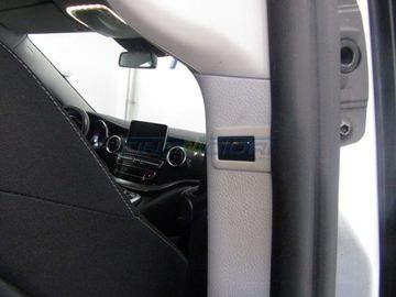 Mercedes V 200 - 12