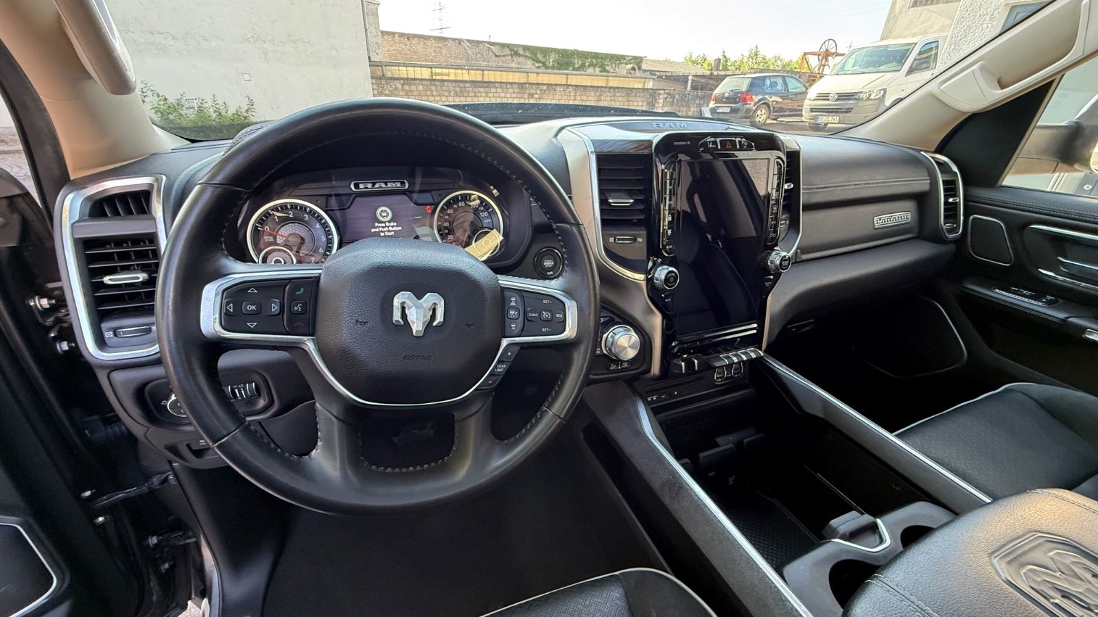 Fahrzeugabbildung Dodge RAM Gen.5  Panorama-LED-Kamera-Sitzkühlung