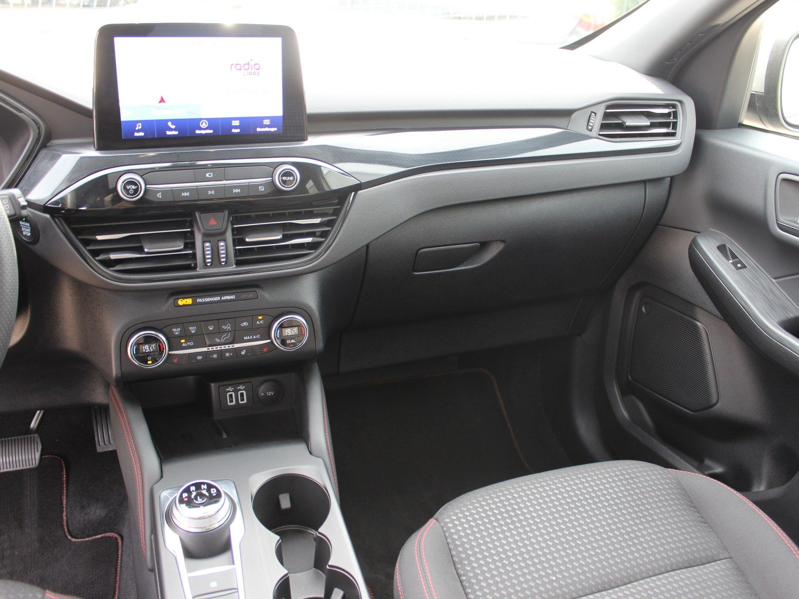 Fahrzeugabbildung Ford Kuga Plug-In Hybrid ST-Line 2,5 Duratec