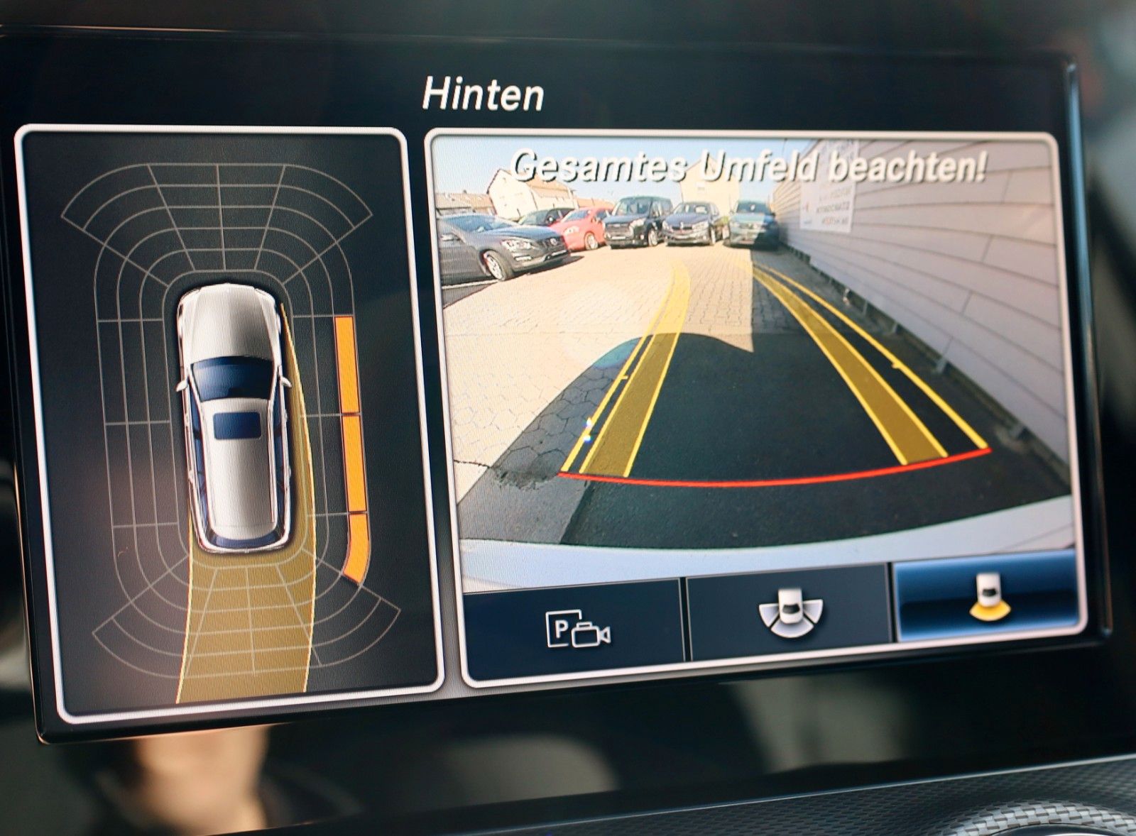 Fahrzeugabbildung Mercedes-Benz E 220d T T.Leder,Navi,LED,SD,Kamera,SH,PDC,SR+WR