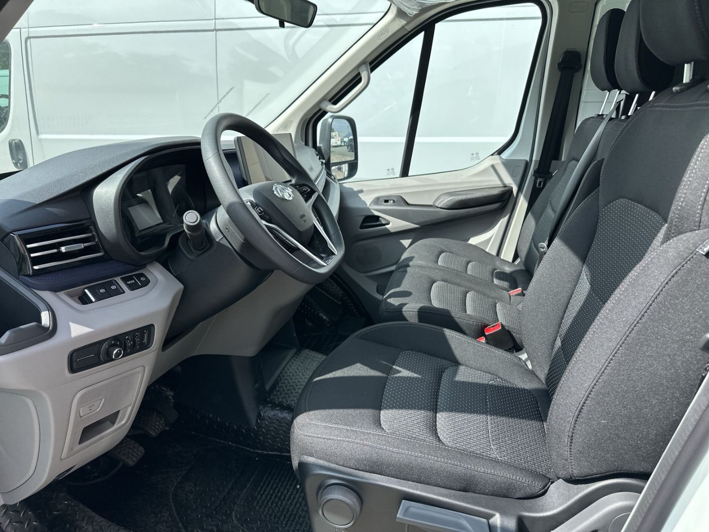 Fahrzeugabbildung Maxus Deliver9 KW 2.0 L3H2 FWD Komfort DAB Spurhalteas