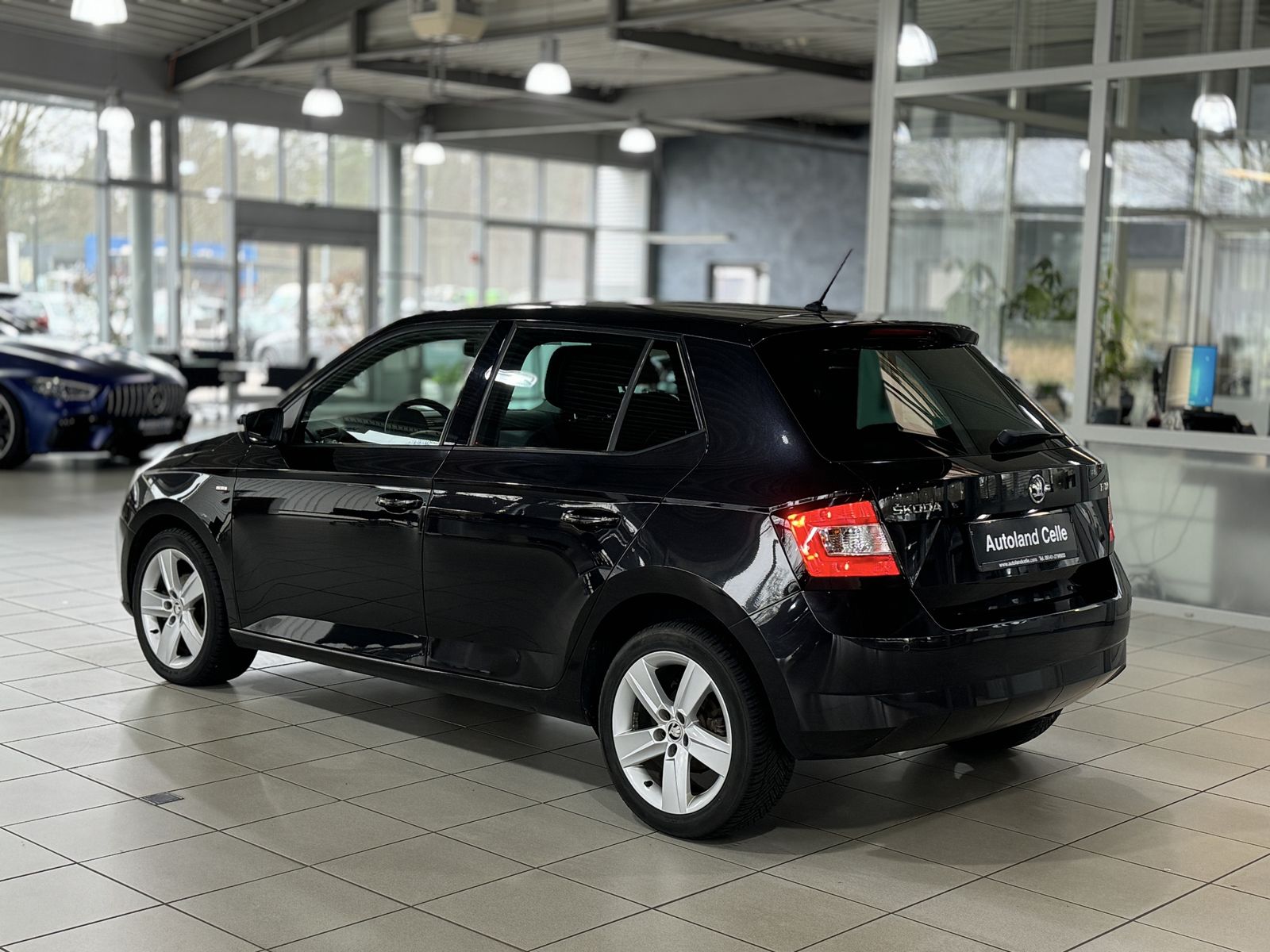 Fahrzeugabbildung SKODA Fabia Drive PDC Navi Sitzhzg Tempomat