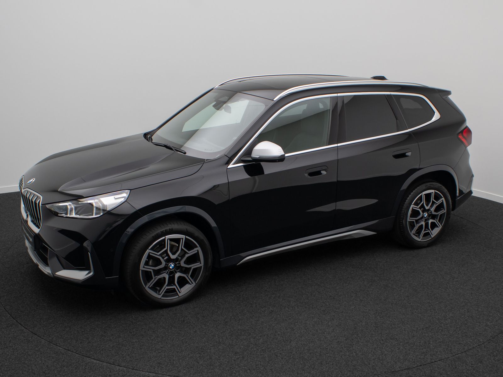 Fahrzeugabbildung BMW X1 sD18d xLine 360° HUD DAB Komfort Panorama 19"
