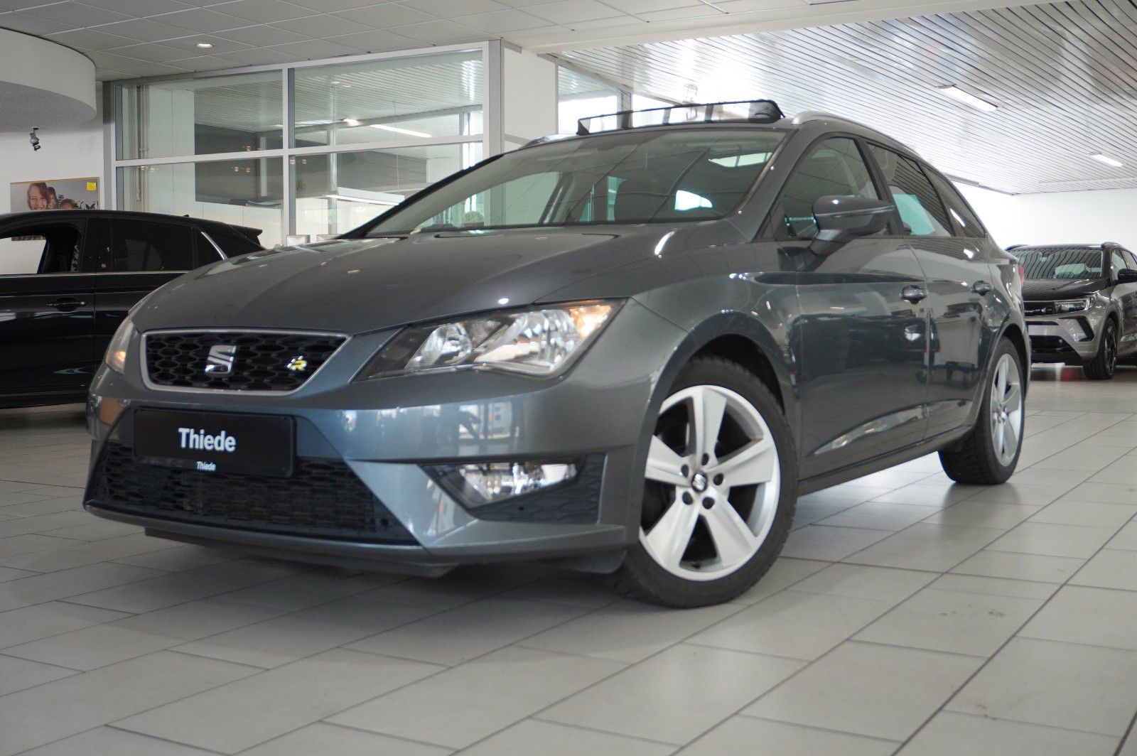Fahrzeugabbildung SEAT Leon ST 1.4 TSI FR SPORT DSG KLIMA/PDC/TEMP/PANO
