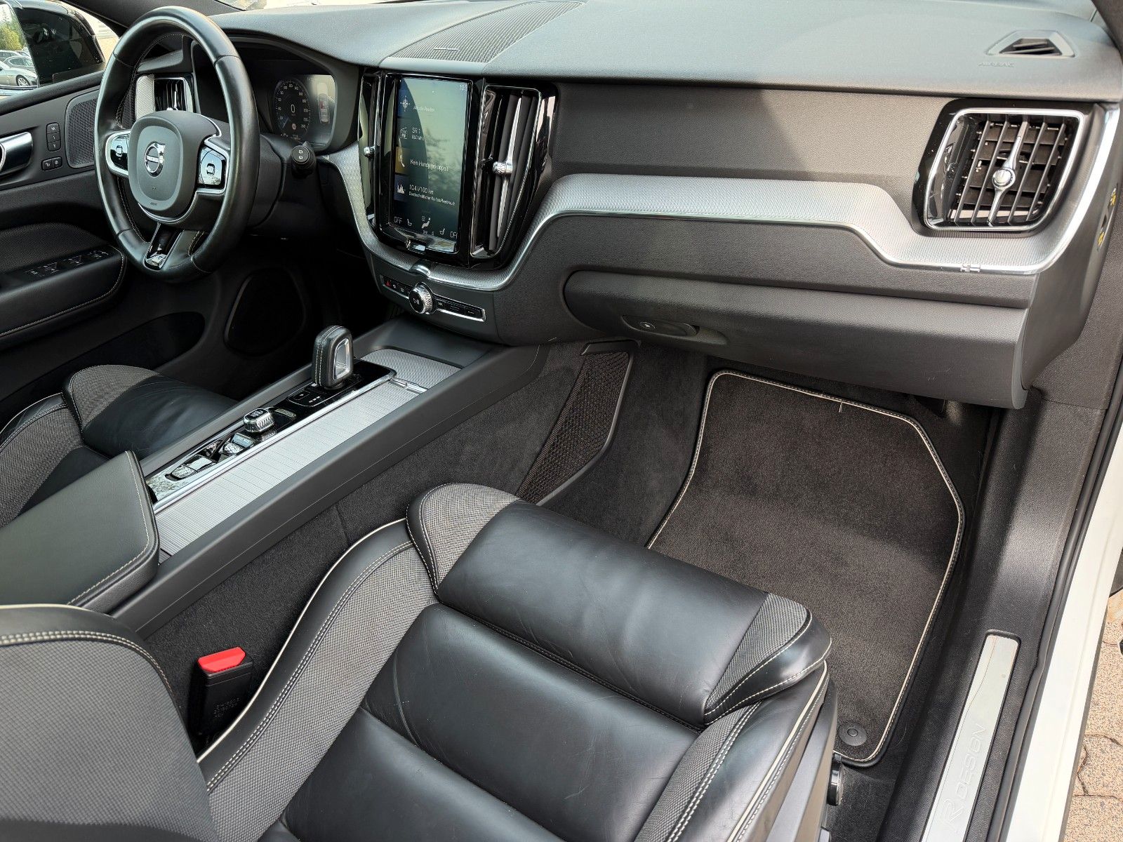 VOLVO XC 60 XC60 R Design AWD 360°/PANO – Ansicht 21