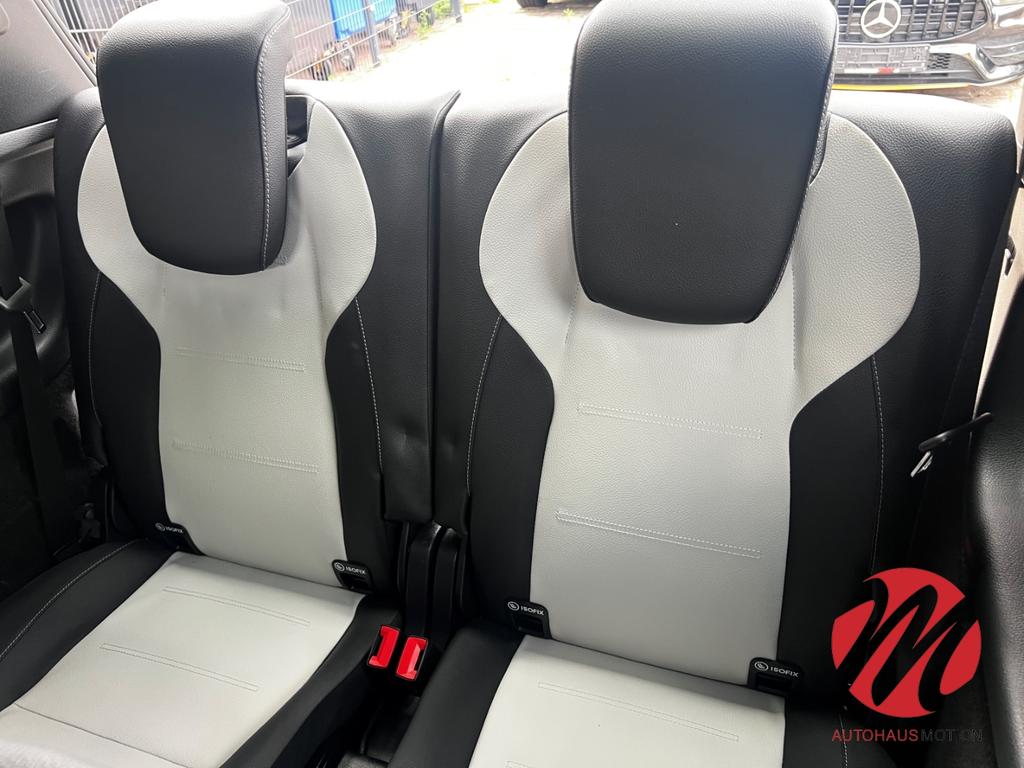 Mercedes-Benz GLB 220