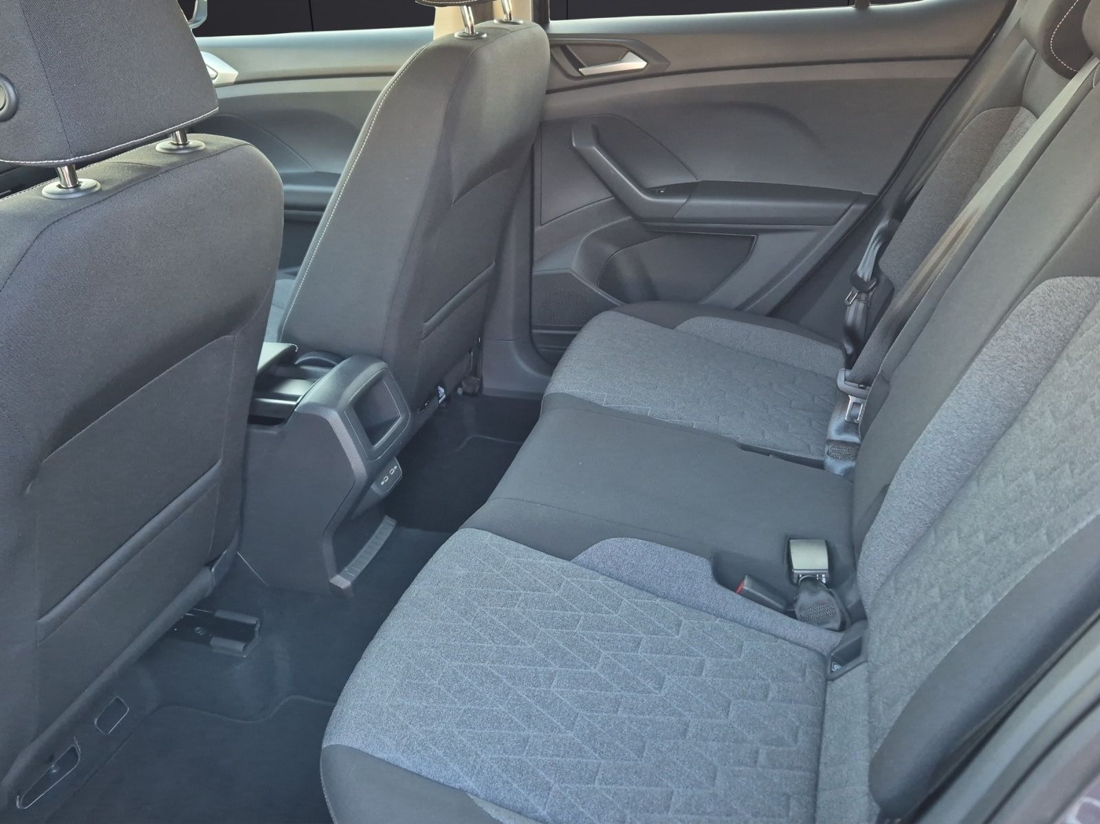 Fahrzeugabbildung Volkswagen T-Cross 1.0 TSI Move DSG LED AHK ACC Navi RearVi