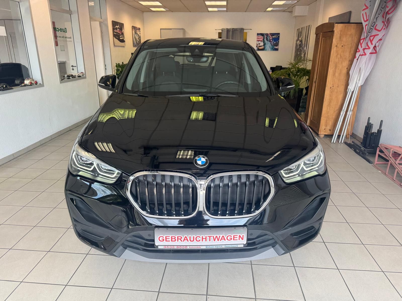 Fahrzeugabbildung BMW X1 Baureihe 18i / NAVI/ SCHECKHEFT / LED /