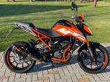 KTM 125 Duke (mit Acrapovic & Powerparts) - KTM 125