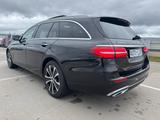 Mercedes-Benz E 300 de*WIDESCREEN*PANO*NAVI*LED*AHK*HEAP UP!! - Mercedes-Benz E 300 Gebrauchtwagen in Stuttgart