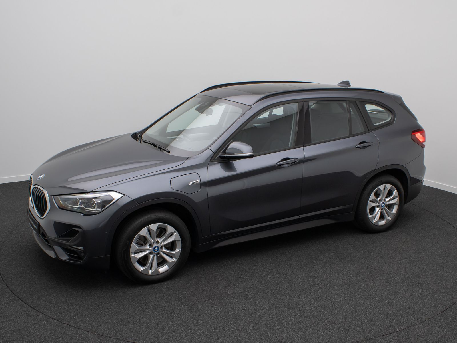 Fahrzeugabbildung BMW X1 xD25e Navi+HiFi Kamera Alarm HUD DAB Panorama