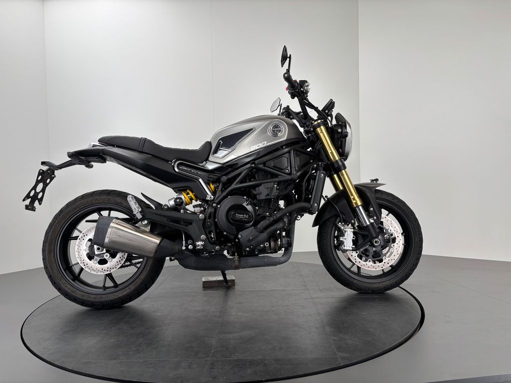 Fahrzeugabbildung Benelli LEONCINO 800 *TOP-ZUSTAND *REIFEN NEU