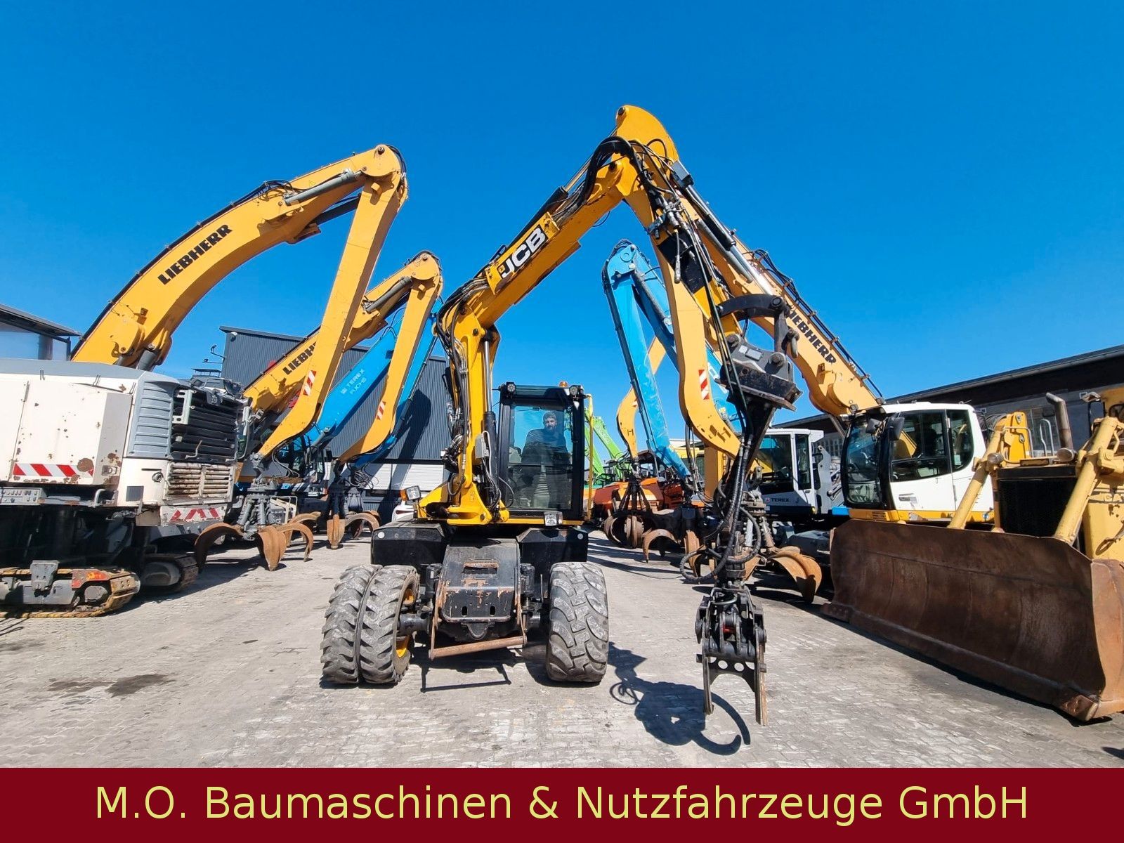 Fahrzeugabbildung JCB 110 W Hydradig / Holzgreifer / 2x Tieflöffel