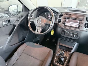 Volkswagen Tiguan - 12