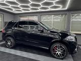 Mercedes-Benz GLE 63 S AMG EXKLUSIV 4Matic PANOR/ DISTR/ SPUR - Mercedes-Benz AMG 63