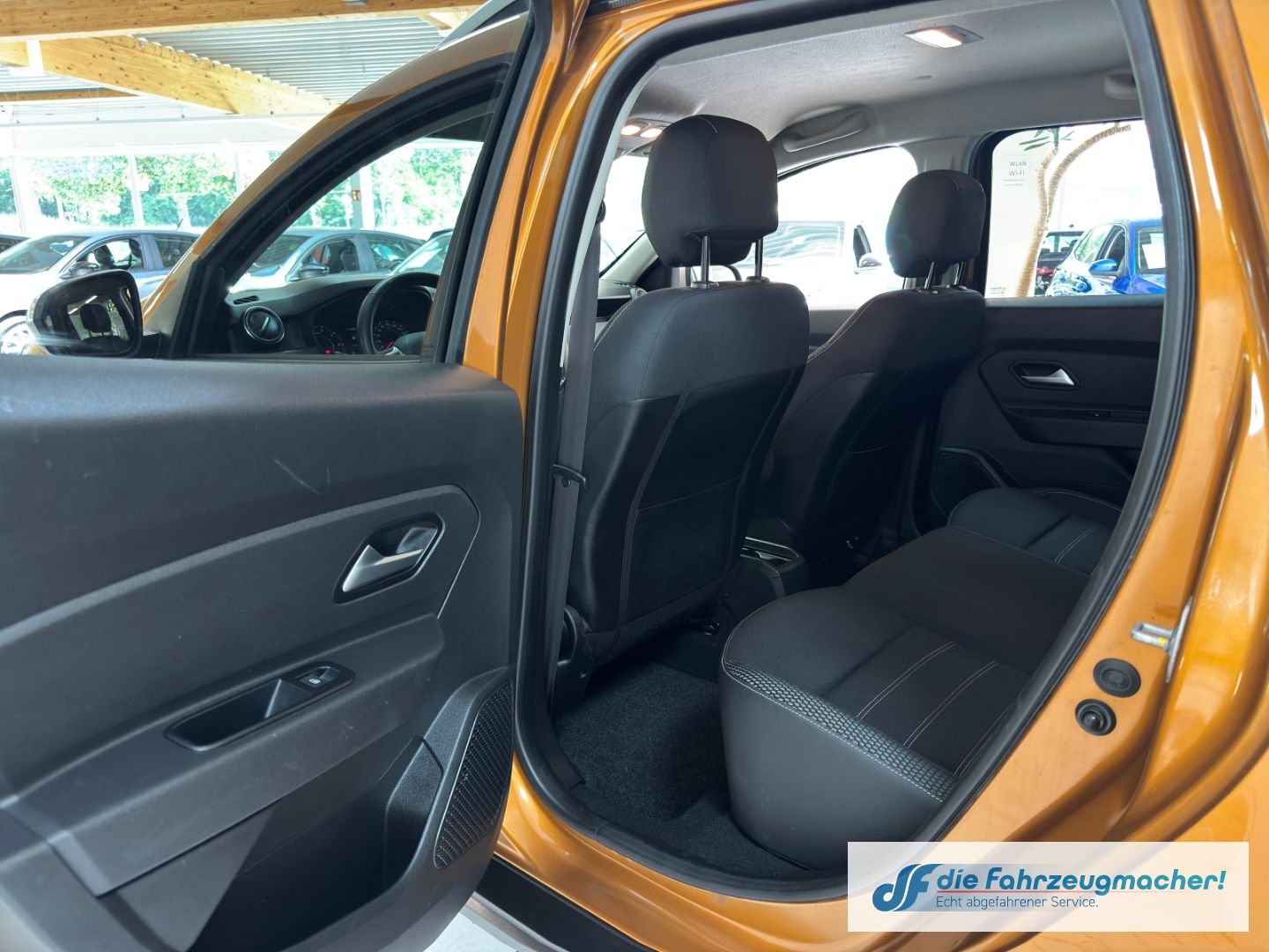 Fahrzeugabbildung Dacia Duster II Prestige 4WD Navi ACC Apple CarPlay An