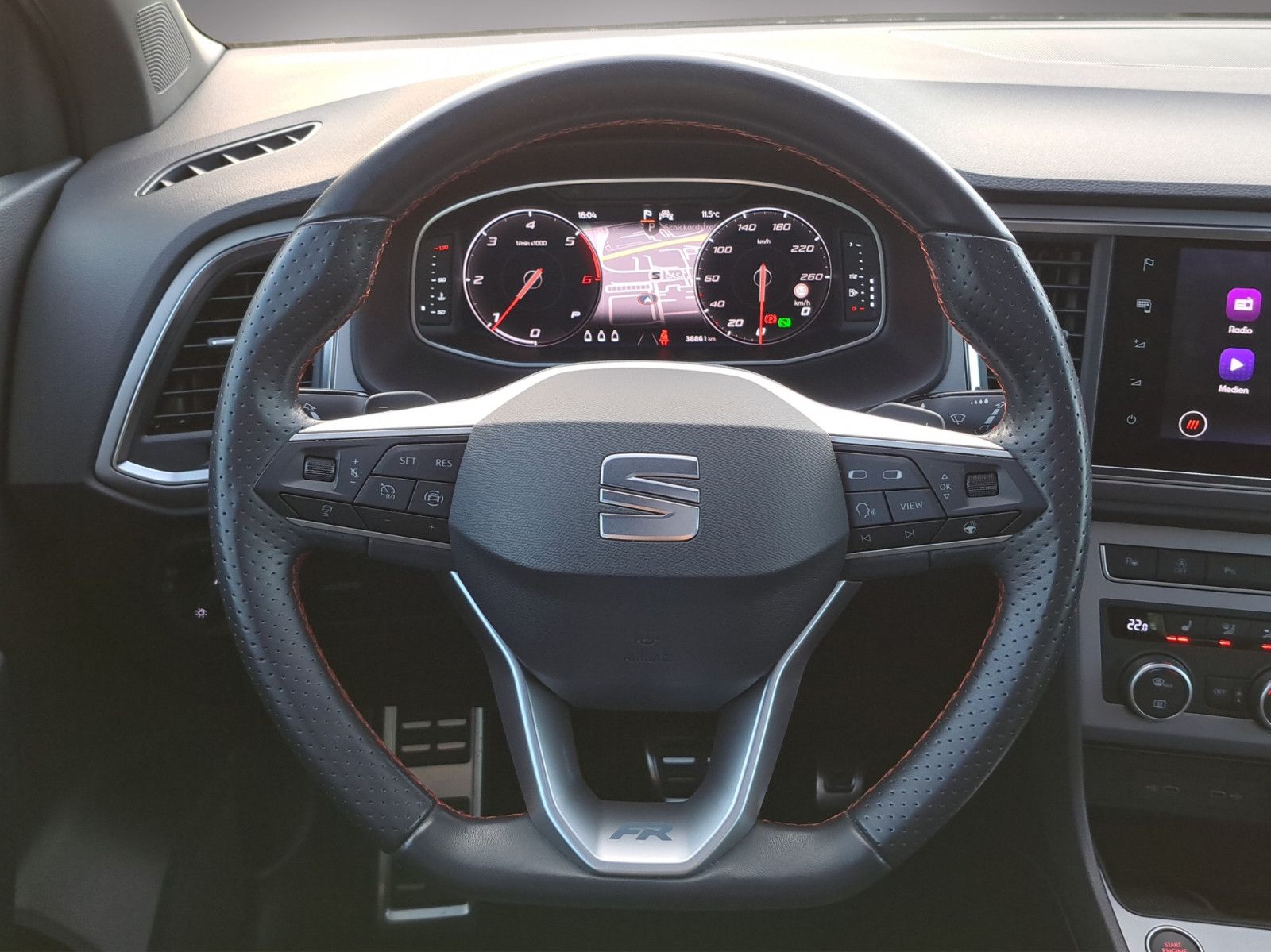 Ateca FR 2.0 TDI DSG AHK Panodach Navi