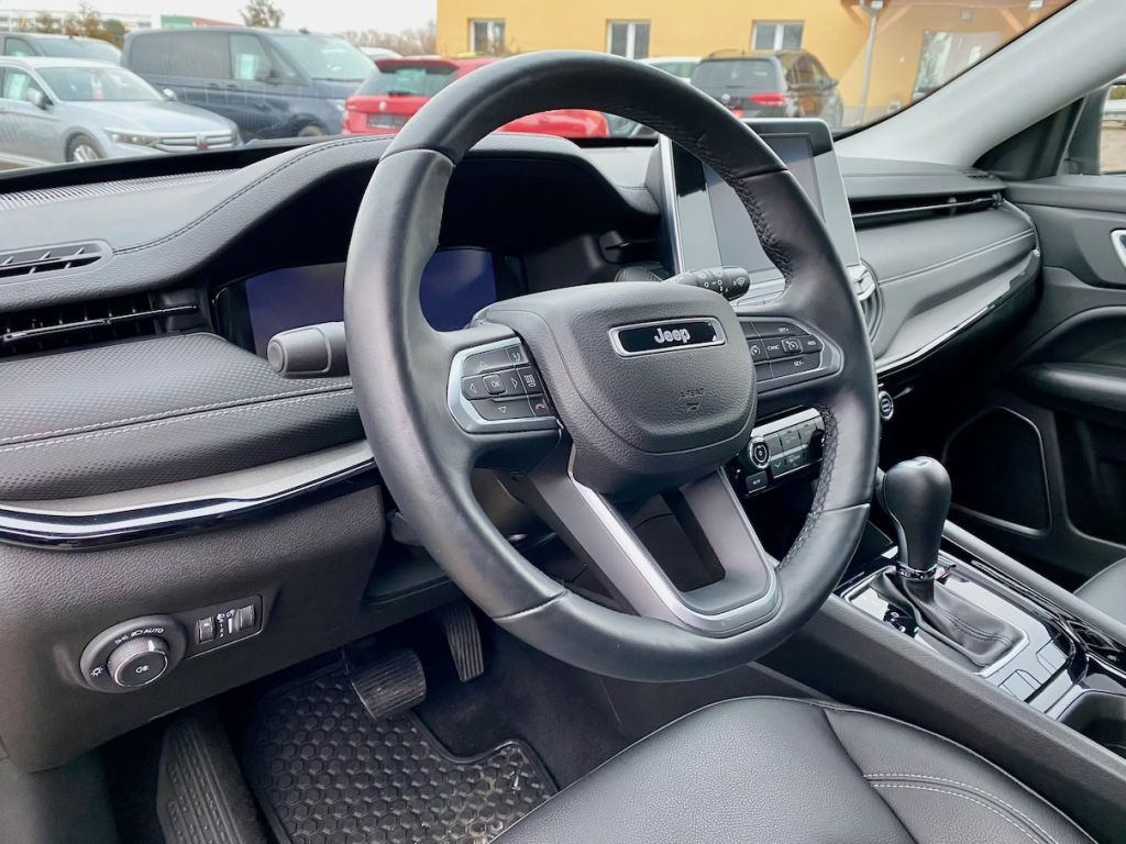 Fahrzeugabbildung Jeep Compass 1.5 Autom. Night Eagle AAC SHZ CARPLAY