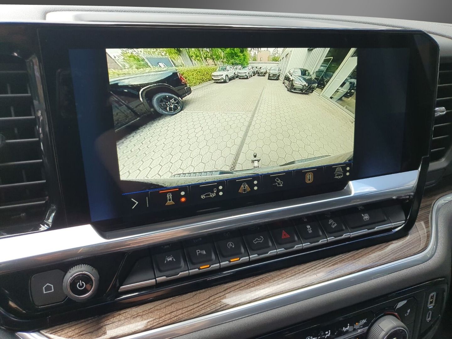Fahrzeugabbildung Chevrolet Silverado 1500 LT Trailboss-MY25-Vollausstattung