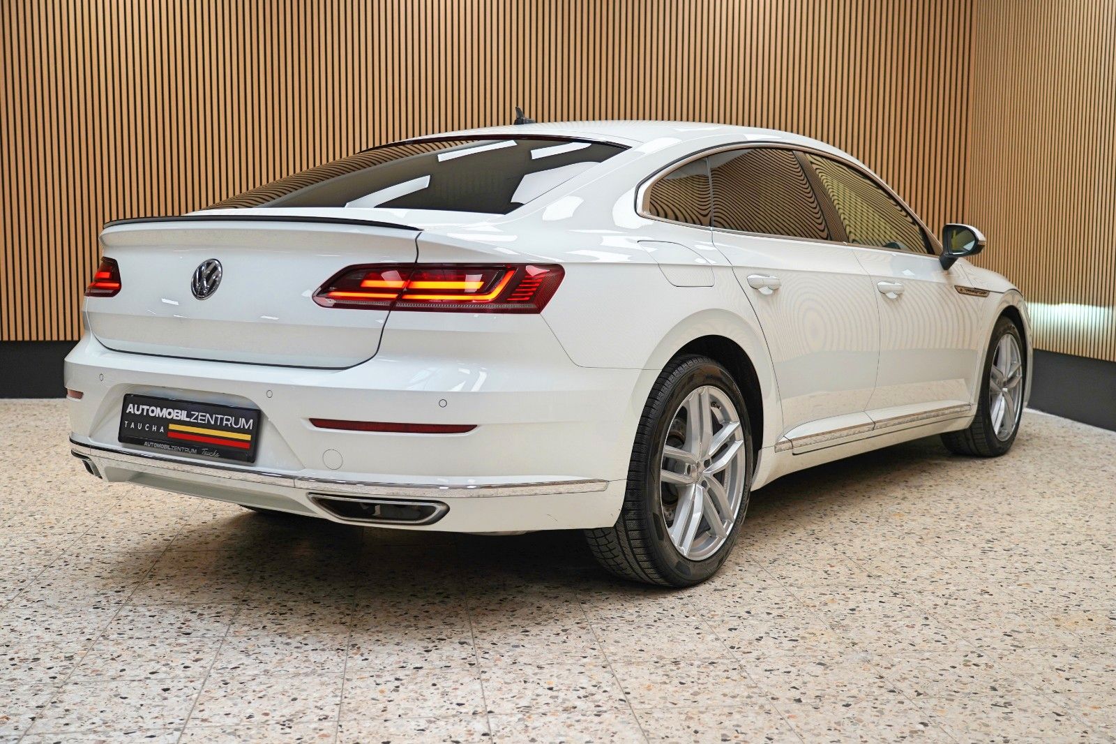 Volkswagen Arteon 2.0 TSI R-Line 4M LED NAVI LEDER KESSY foto 6
