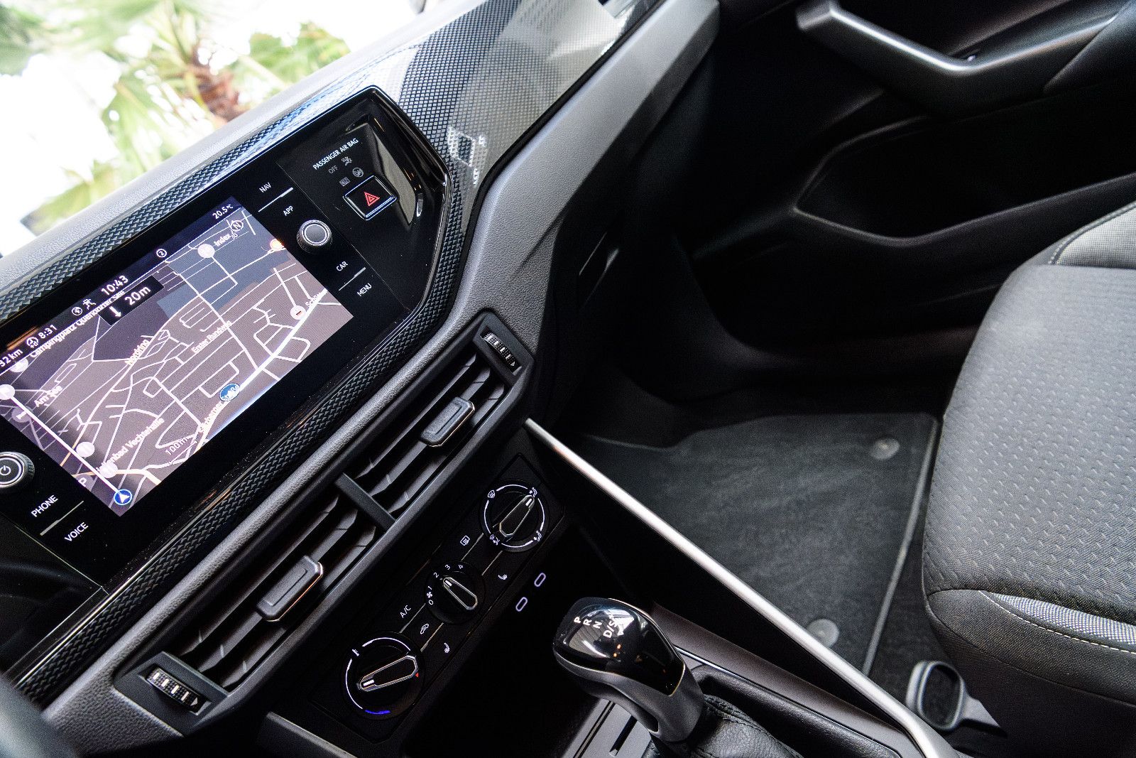 Fahrzeugabbildung Volkswagen Polo VI Life+LED+SHZ+NAVI+GJR+KEYLESS+DAB+AUTOMA