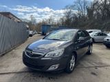 Opel Astra J Sports Tourer 150 Jahre Opel TÜV NEU - Opel Astra mit Benzin-Antrieb: 150 Jahre