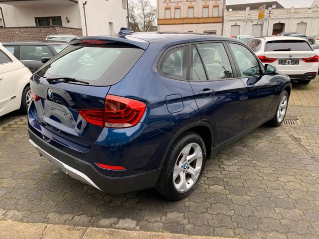 BMW X1 20 i sDrive Automatik Sport Sitze