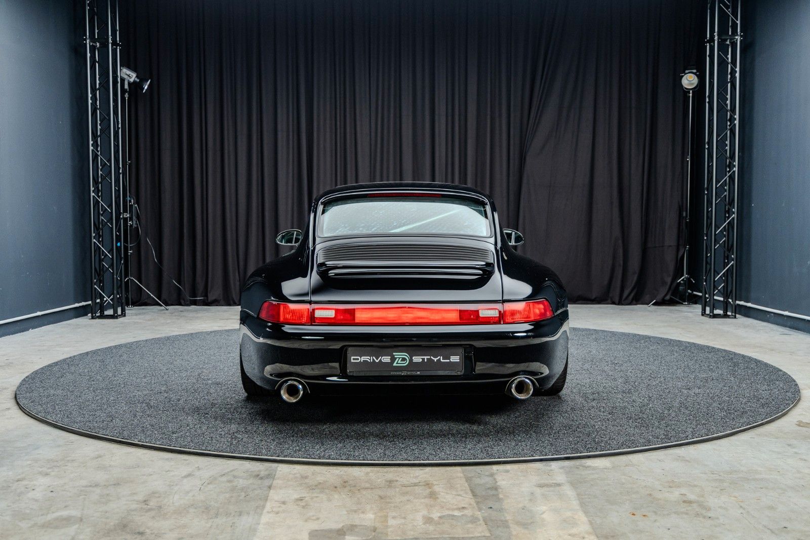 Fahrzeugabbildung Porsche 993 Carrera 4S + Bilstein + RS Sitze + Käfig