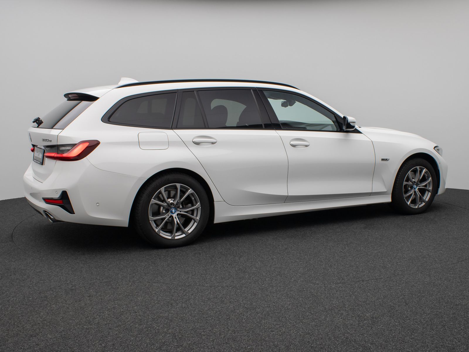 Fahrzeugabbildung BMW 320e  Sport Line DAB HiFi CockPitPro PDC Alarm