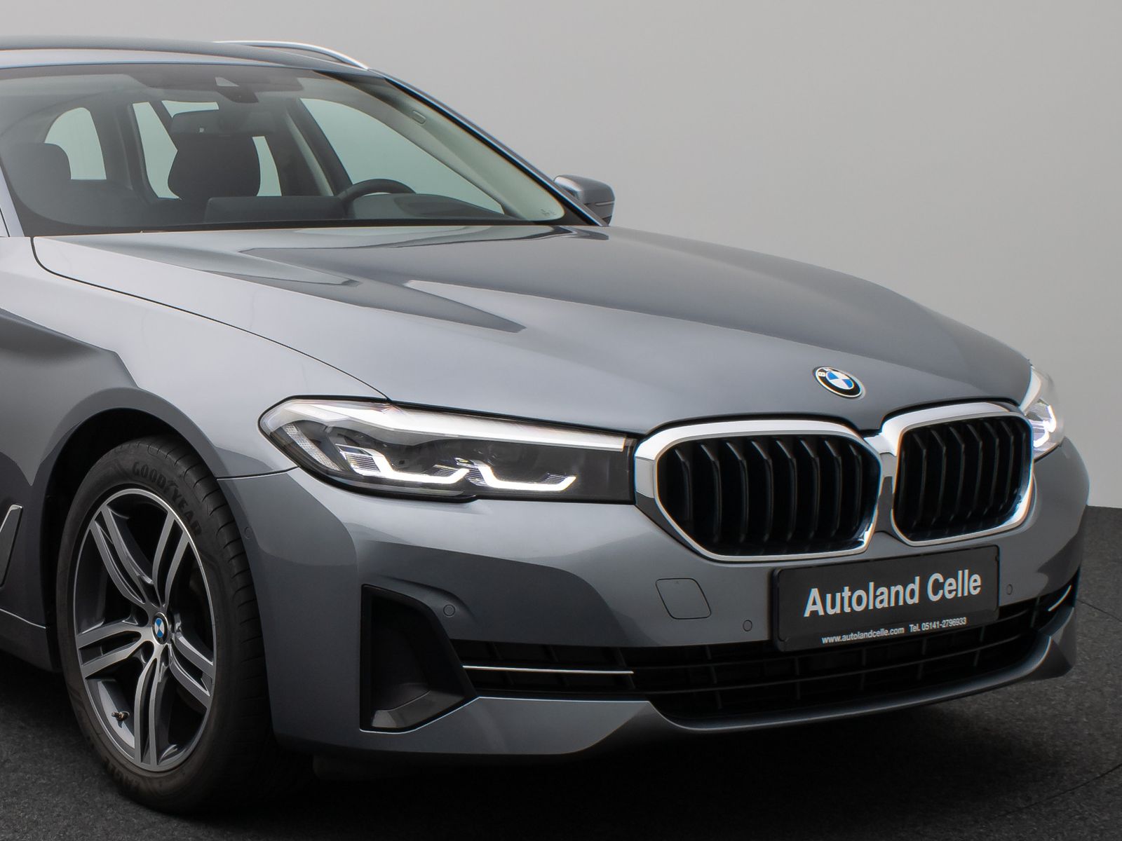 Fahrzeugabbildung BMW 520d Kamera HiFi HUD DAB WLAN Komfort Alarm AHK