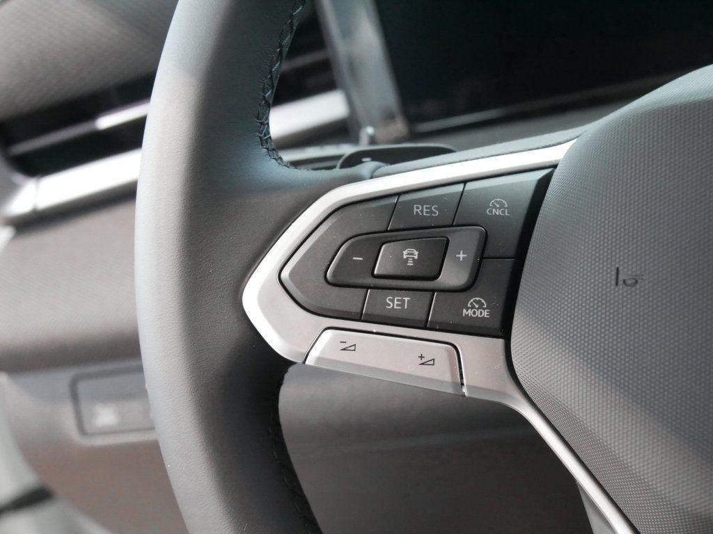 Volkswagen T-Roc Life 1.5 l eTSI OPF 110 kW (150 PS ) 7-Gan, миниатюра 16