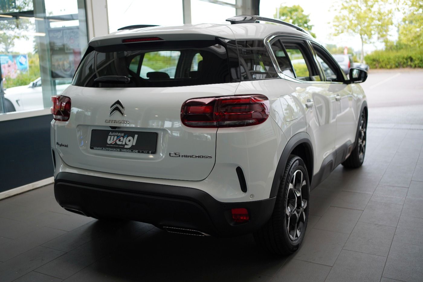 Fahrzeugabbildung Citroën C5 Aircross Plug In Hybrid 225 C-Series Navi DAB