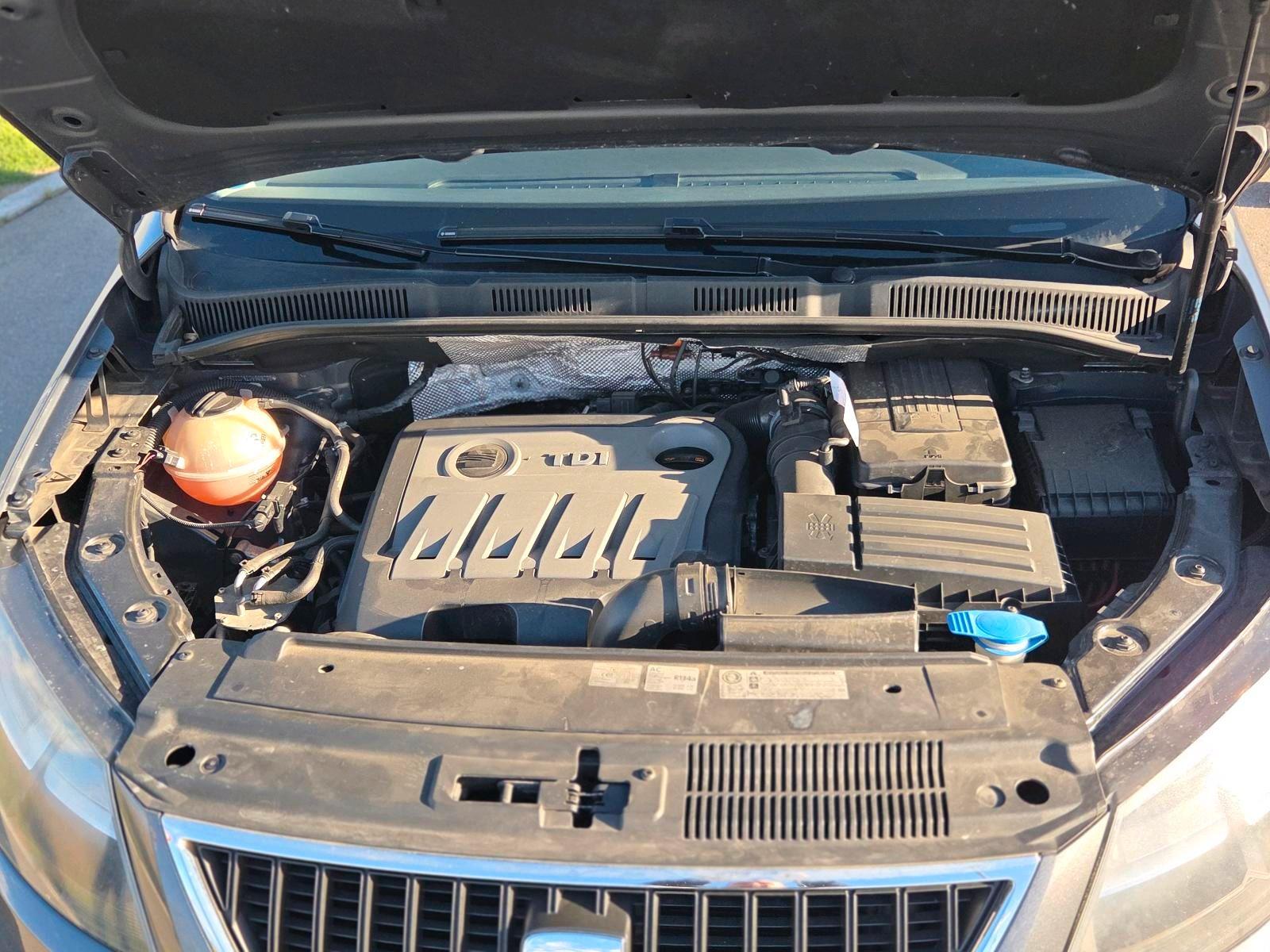 Seat Alhambra 2012 — photo 14