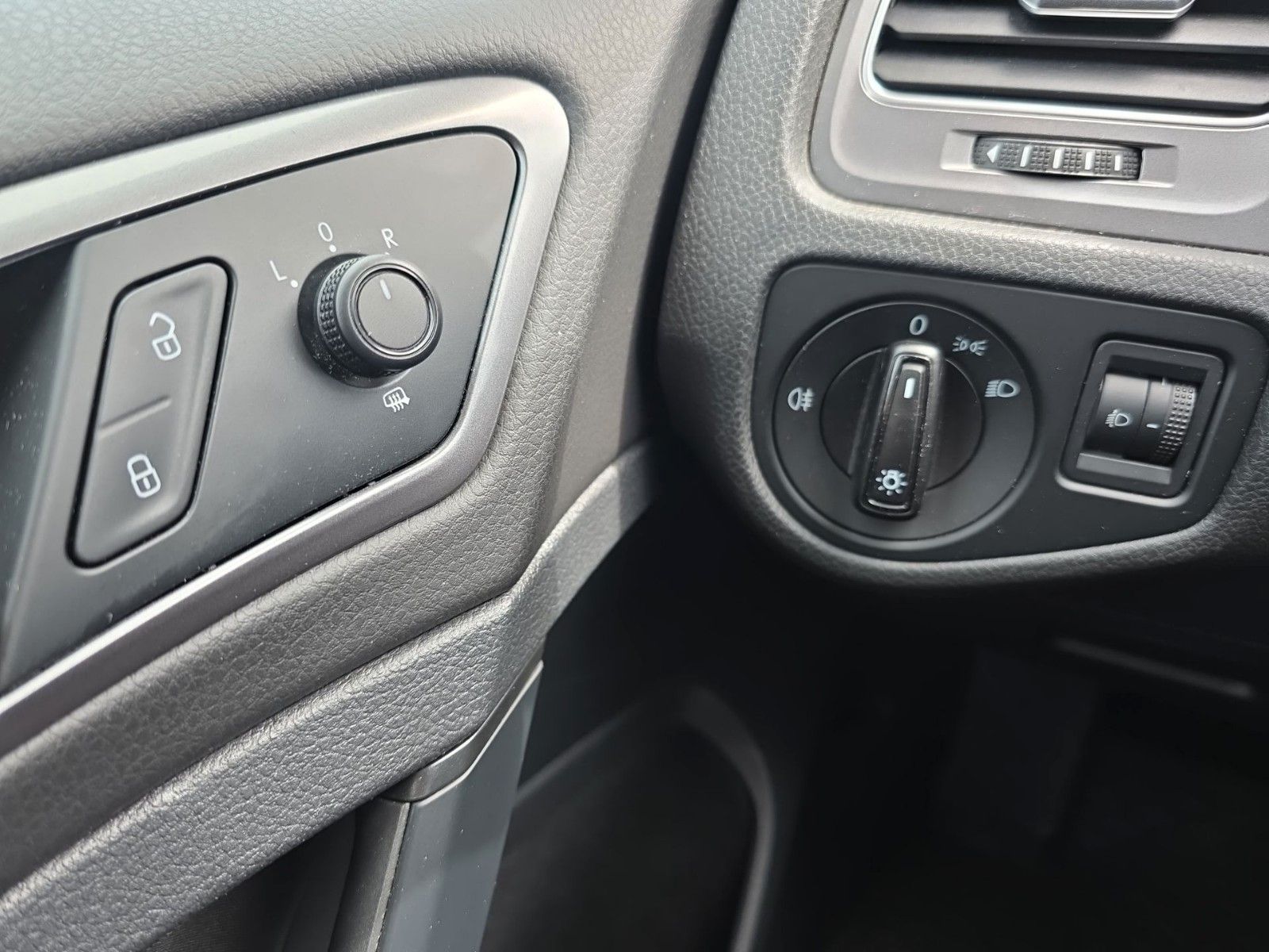 Volkswagen Golf VII Variant Trendline BMT – Bild 13