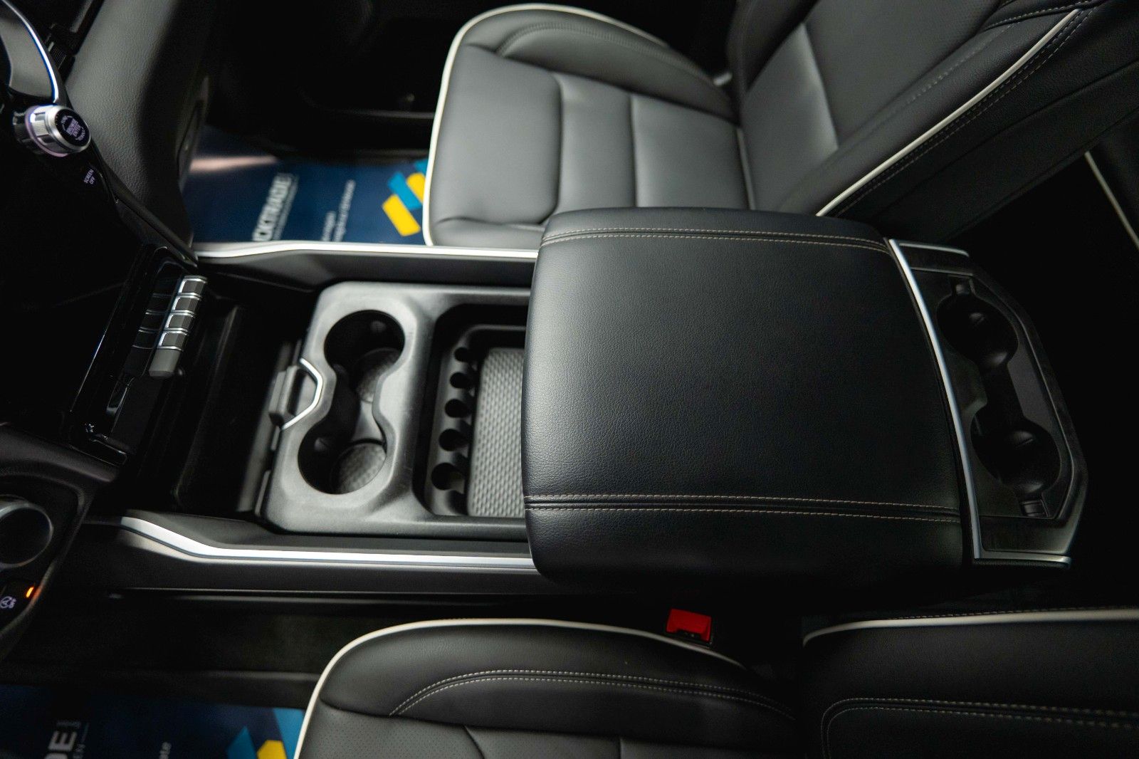 Fahrzeugabbildung Dodge RAM 5.7 V8 HEMI 4x4 LIMITED Style Night-Edition