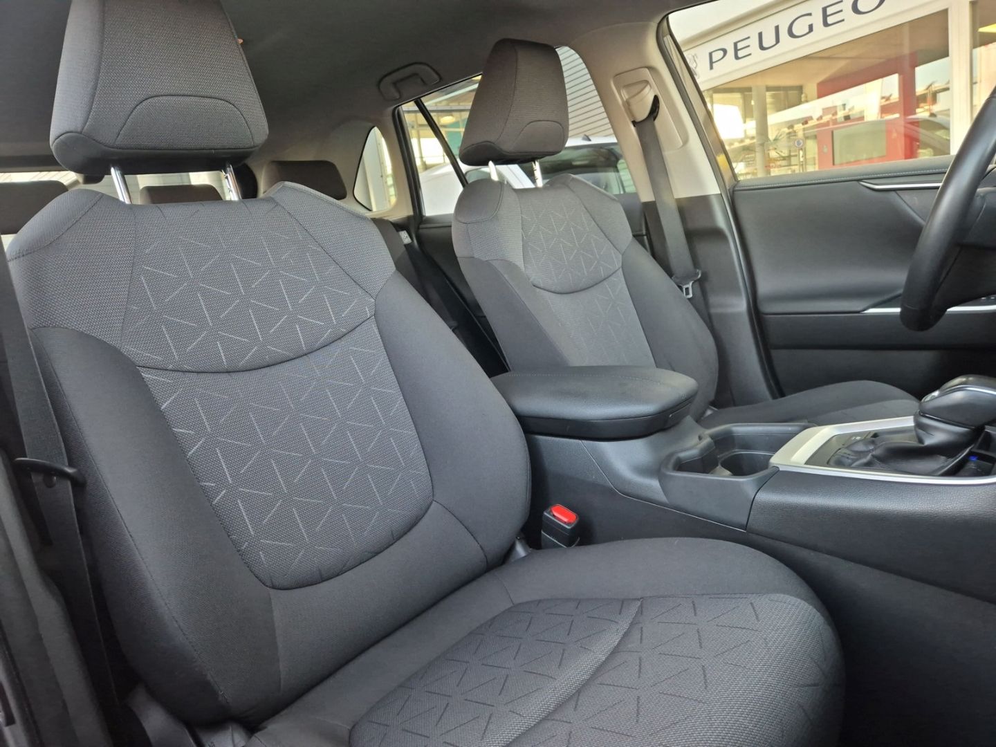 Fahrzeugabbildung Toyota RAV 4 4x2 Team D Hybrid 2.5 Navi LED ACC El. He