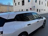 BMW iX xDrive40 -Edition SportPanorama Glasdoch - BMW iX von privat