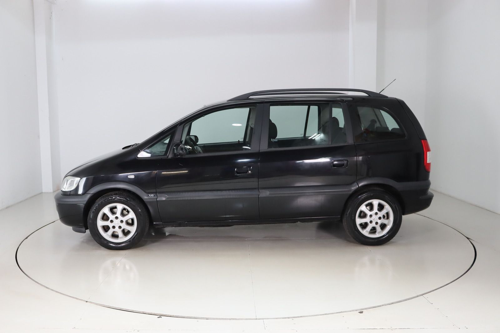 Fahrzeugabbildung Opel Zafira A 1.8i 7 Sitze * HU/AU 03.27 * AHK