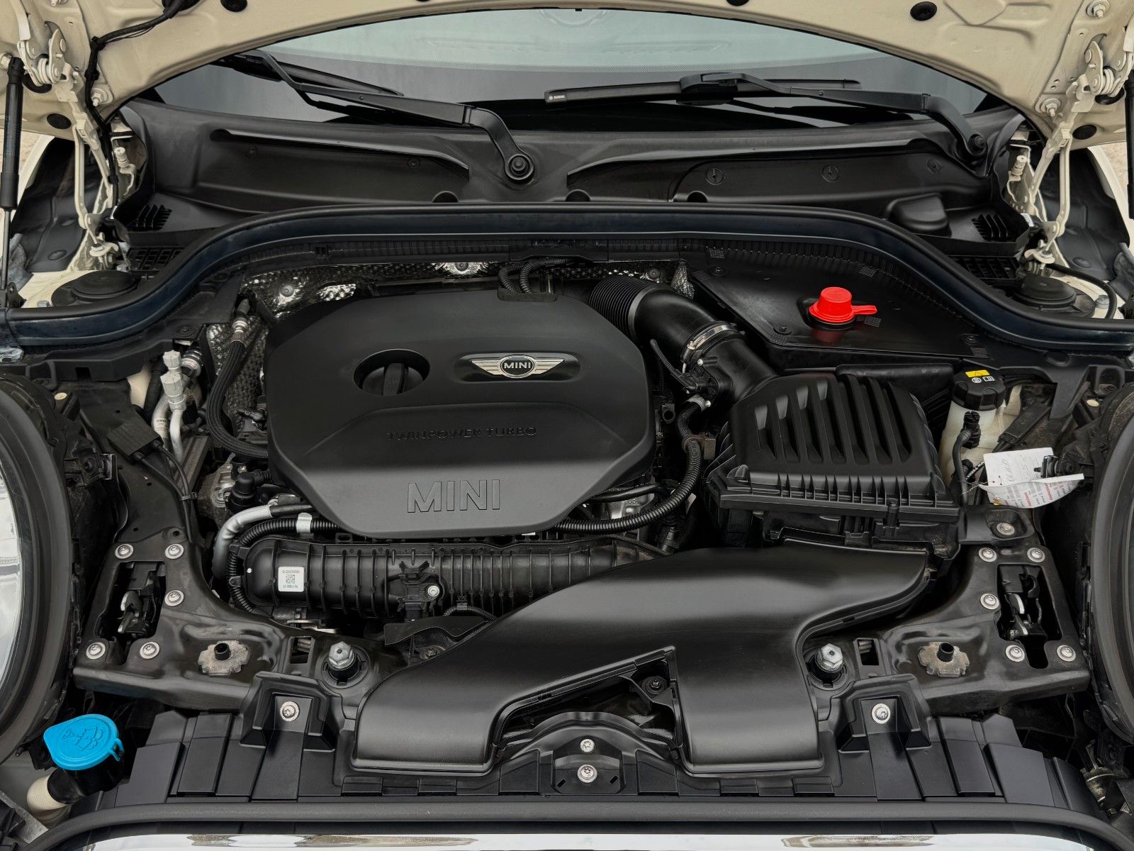 Fahrzeugabbildung MINI Cooper S Panoramadach Tempomat SHZ PDC BLT