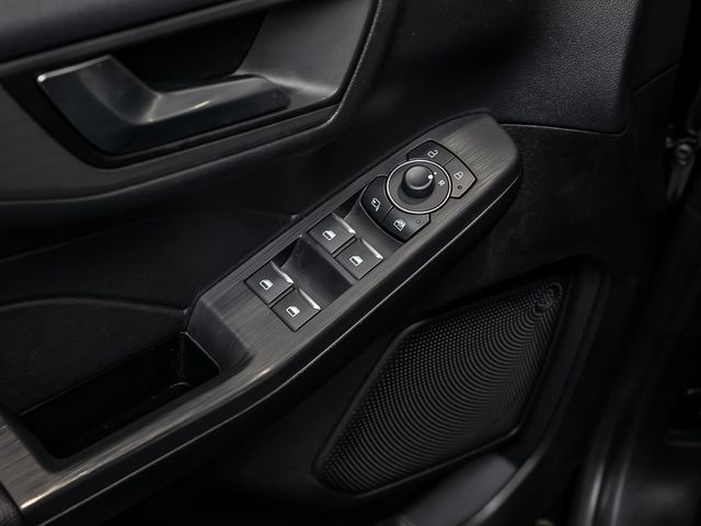 Ford Kuga 2.5 Duratec Titanium Digitales Cockpit