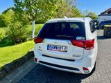 Mitsubishi Plug-in Hybrid Outlander 2.0 MIVEC PLUG-IN H... - Mitsubishi Plug-in Hybrid Outlander mit Anhängerkupplung