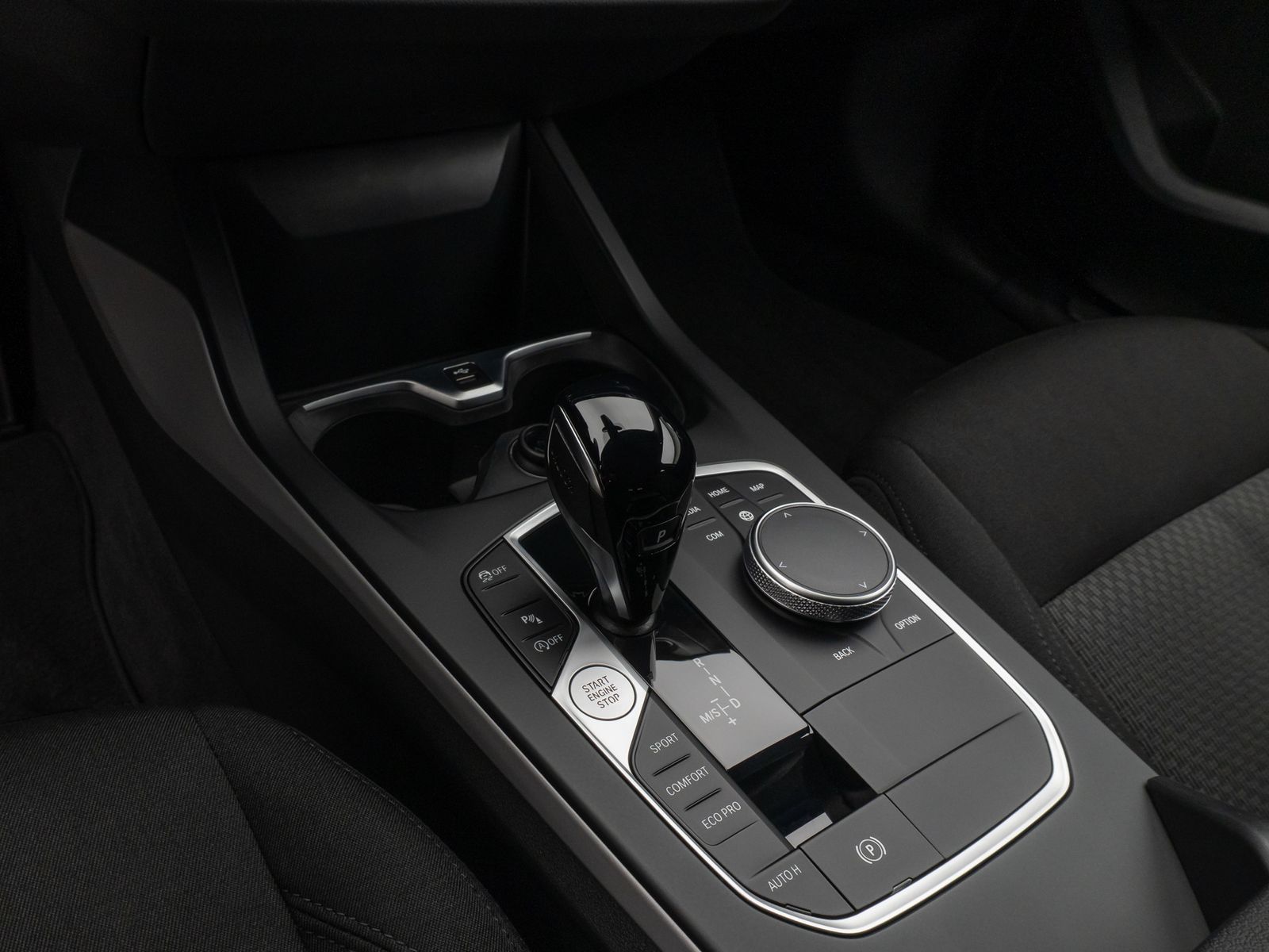Fahrzeugabbildung BMW 118i Kamera DAB CockPitPro Geschwindigkeitsr LED