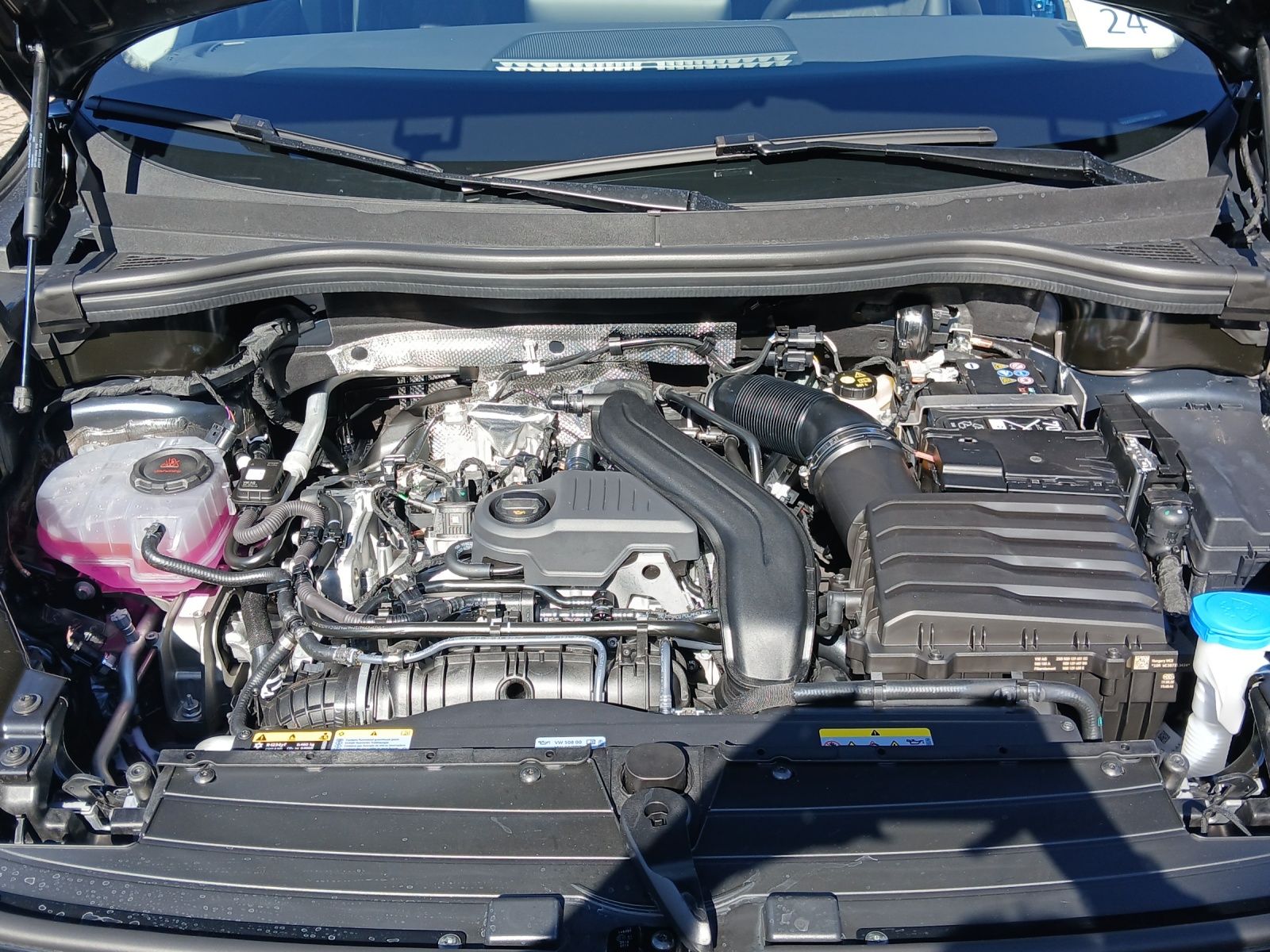 Fahrzeugabbildung Volkswagen Tiguan Energy eTSI DSG IQ.Light ACC AHK SH LRHzg